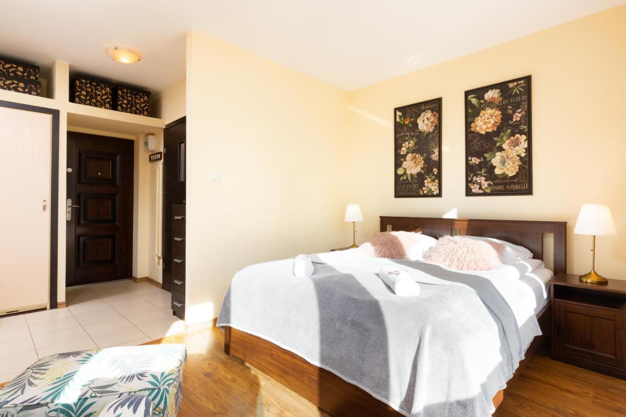 Apartments City Center Krucza By Renters Warsaw Ngoại thất bức ảnh